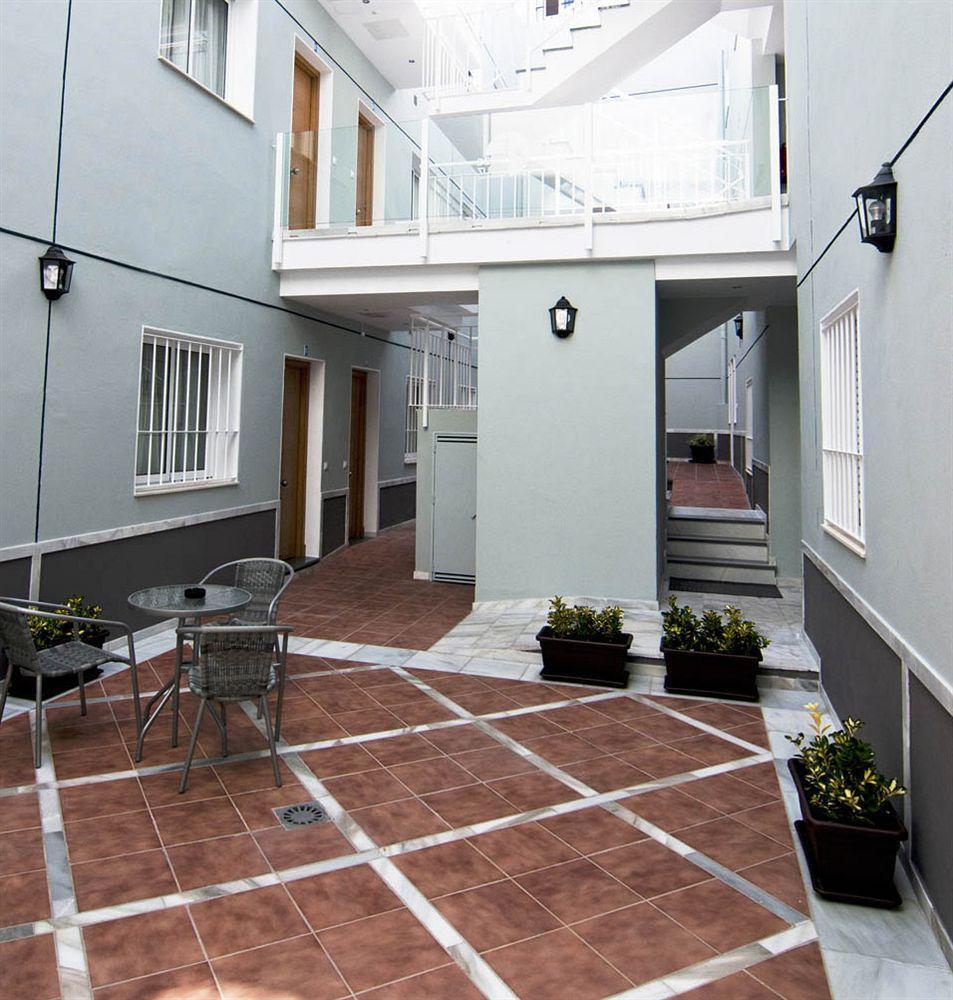 Apartahotel Plaza De La Luz 3*