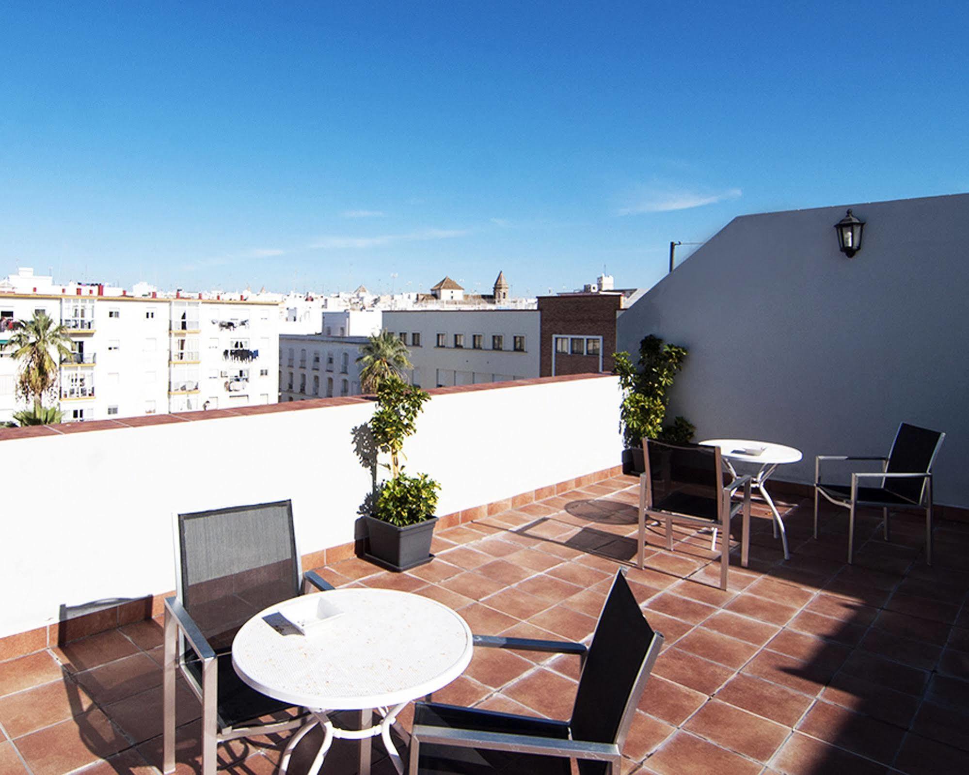 Plaza De La Luz Apartahotel 3*